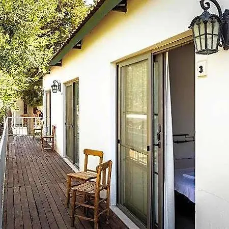 Akkum Bed & Breakfast